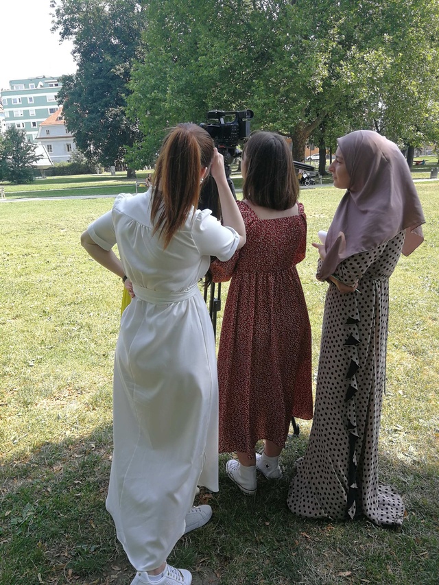 Projektteilnehmerinnen drehen ihren Kurzfilm in Graz